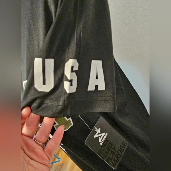 Striker Camo USA Home of the Brave T-Shirt Men's Size Small NWT - Picture 7 of 8